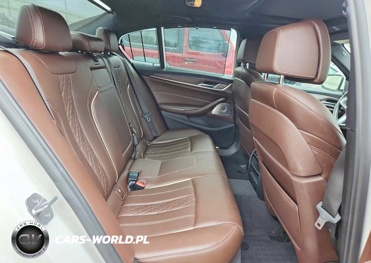 2018 BMW 5 Series VIN:WBAJA9C57JB033139 - 10