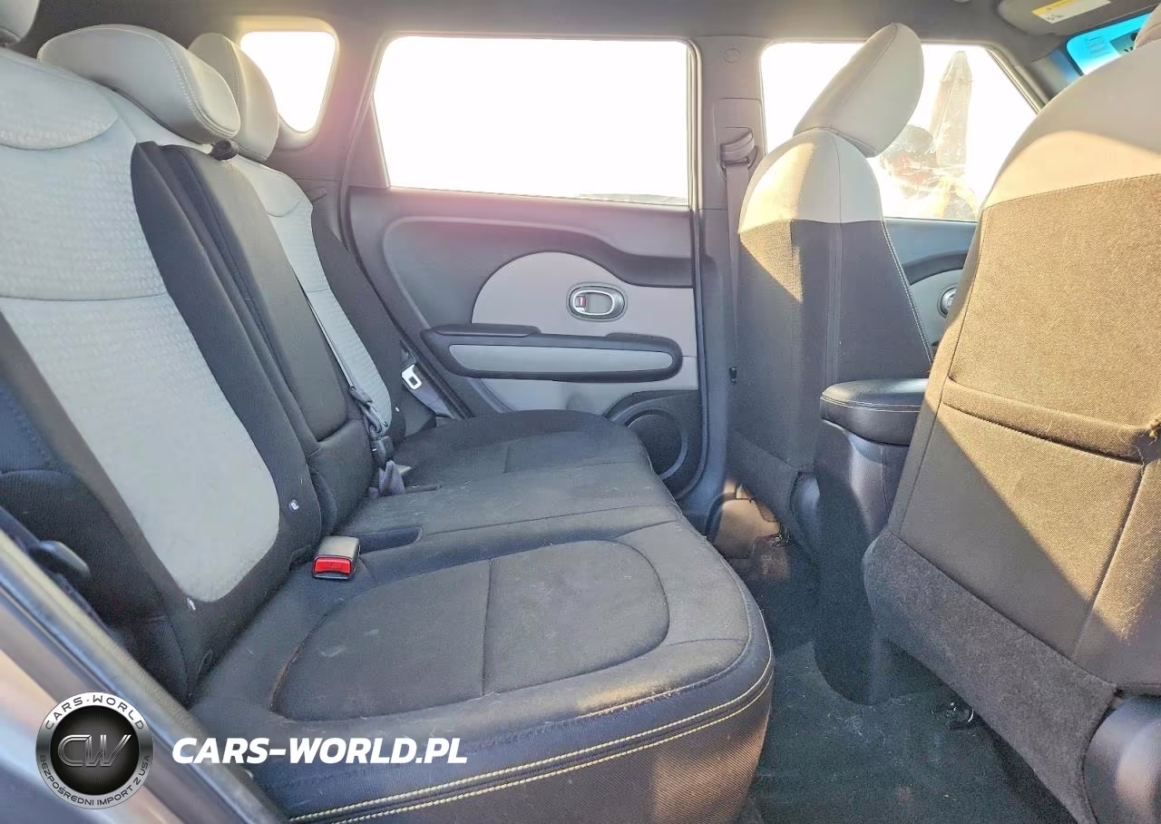 2015 Kia Soul + VIN:KNDJP3A51F7149545 - 10