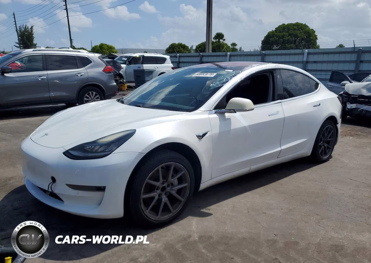 2018 Tesla Model 3 – zdjęcie 1 z 12