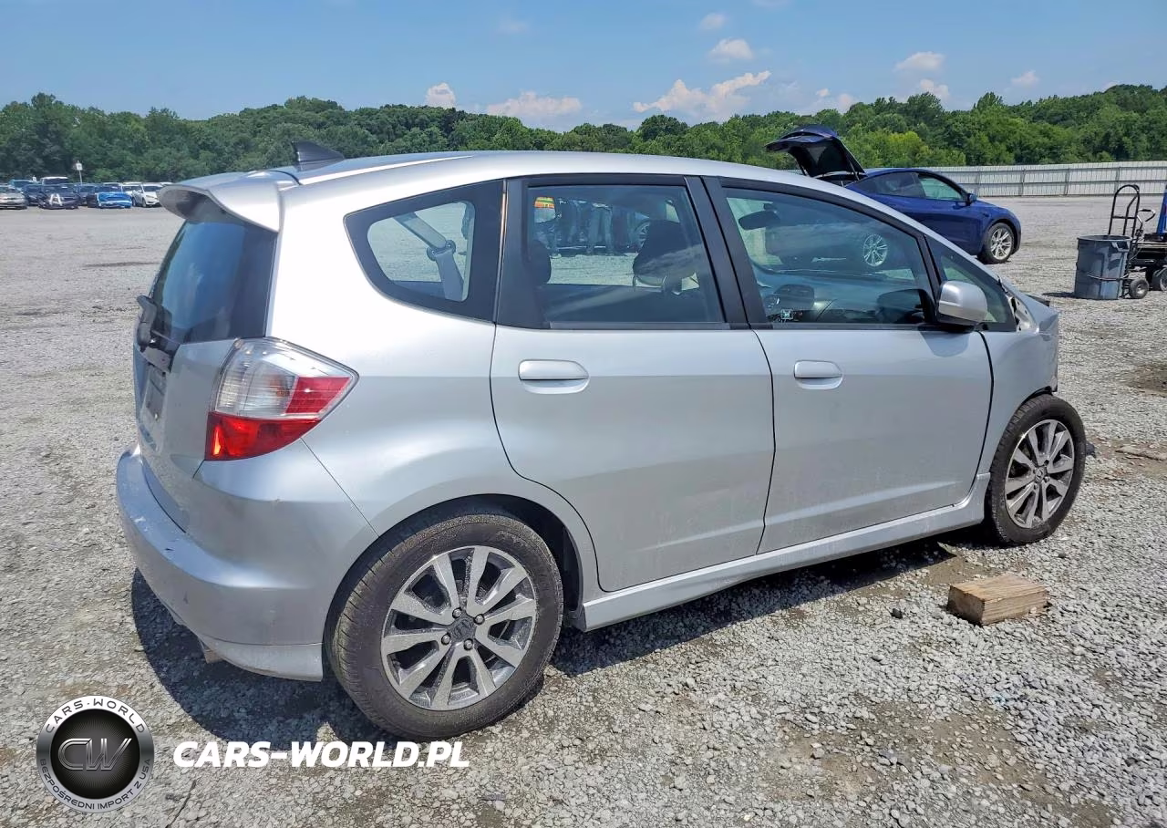 2012 Honda Fit Sport VIN:JHMGE8H54CC021935 - 3