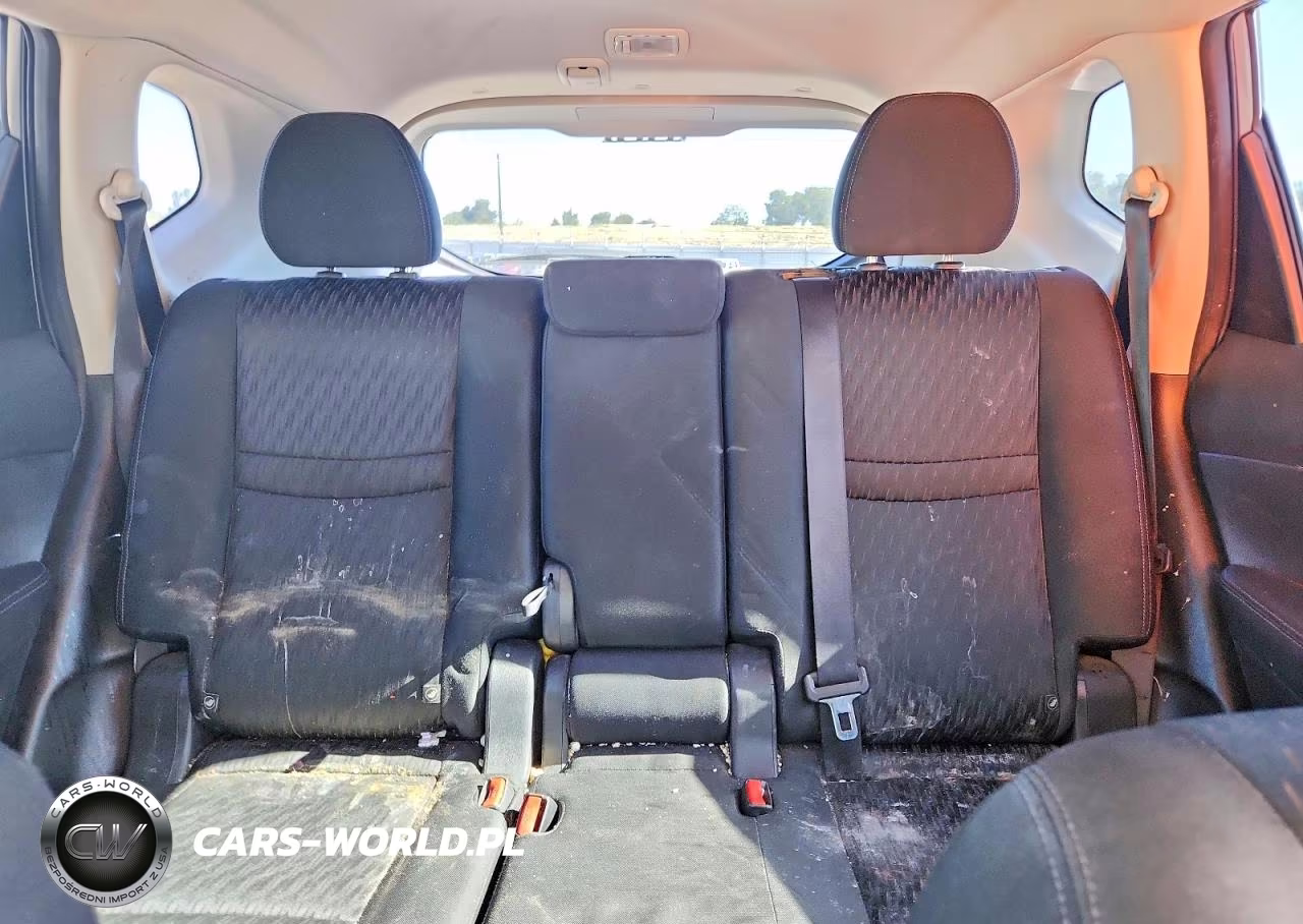 2018 Nissan Rogue S VIN:KNMAT2MVXJP557875 - 10