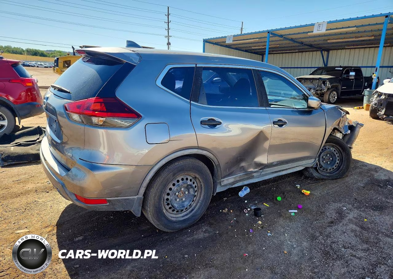 2018 Nissan Rogue S VIN:KNMAT2MVXJP557875 - 3