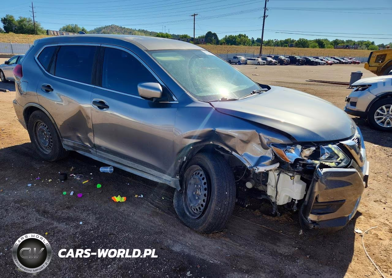 2018 Nissan Rogue S VIN:KNMAT2MVXJP557875 - 4