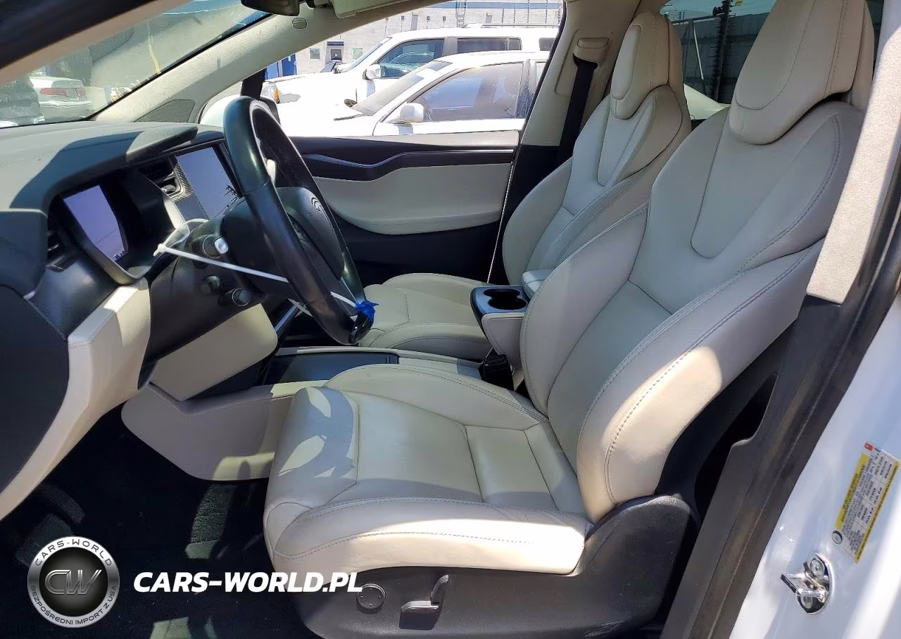 2019 Tesla Model X VIN:5YJXCAE25KF152947 - 7