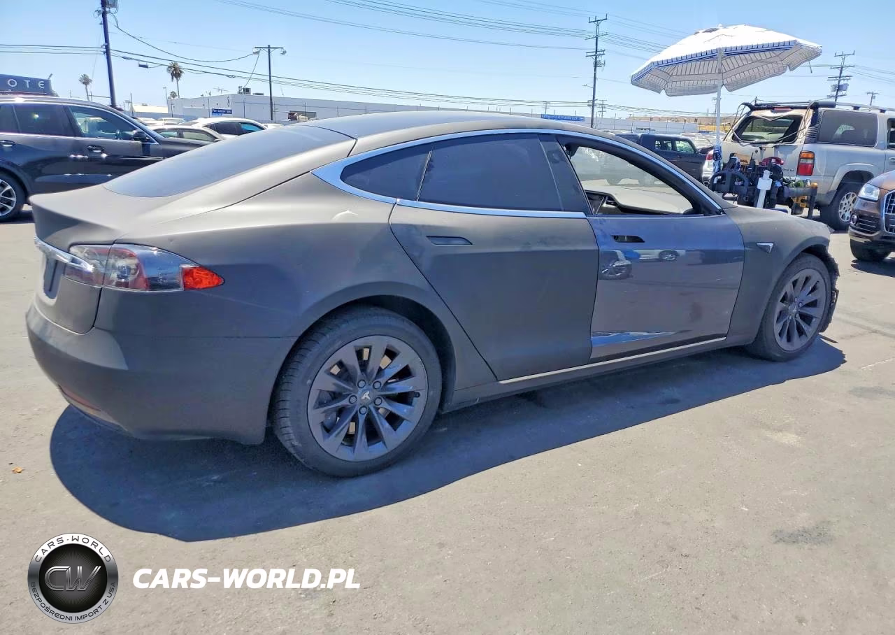 2018 Tesla Model S VIN:5YJSA1E28JF249915 - 3
