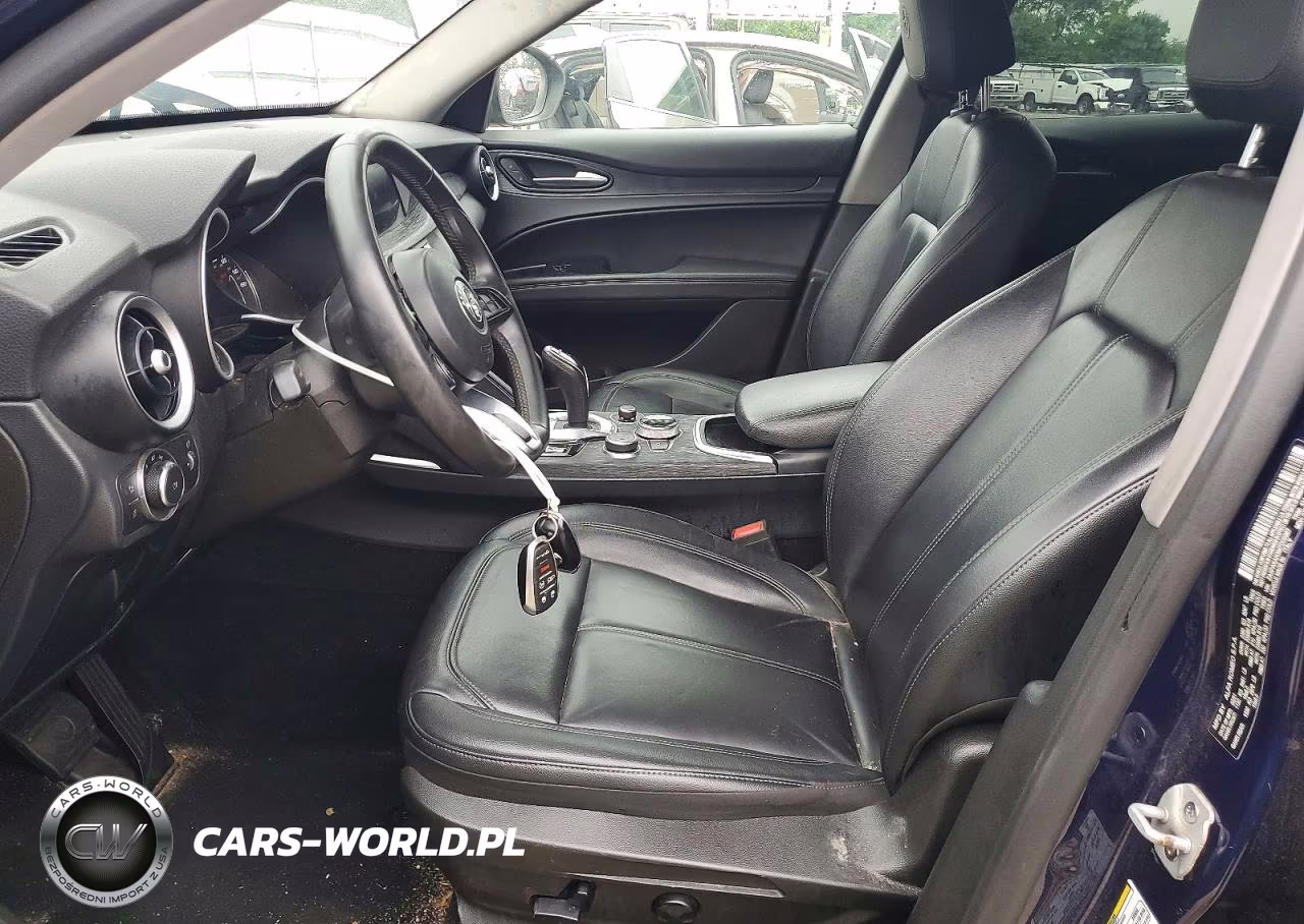 2021 Alfa Romeo Stelvio Sport VIN:ZASPAKAN3M7D09967 - 7