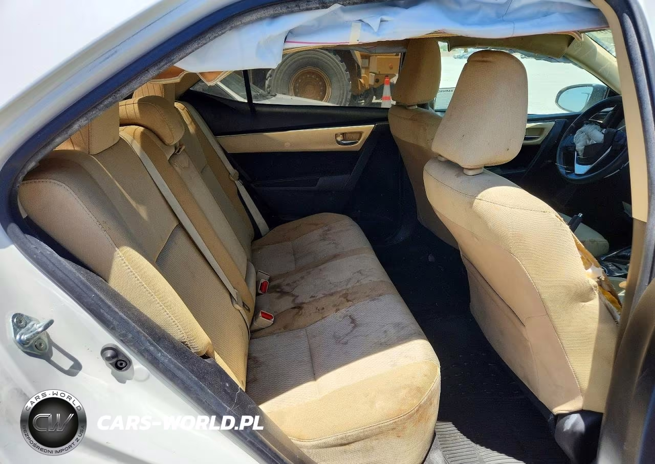 2017 Toyota Corolla Le VIN:5YFBURHEXHP684199 - 10