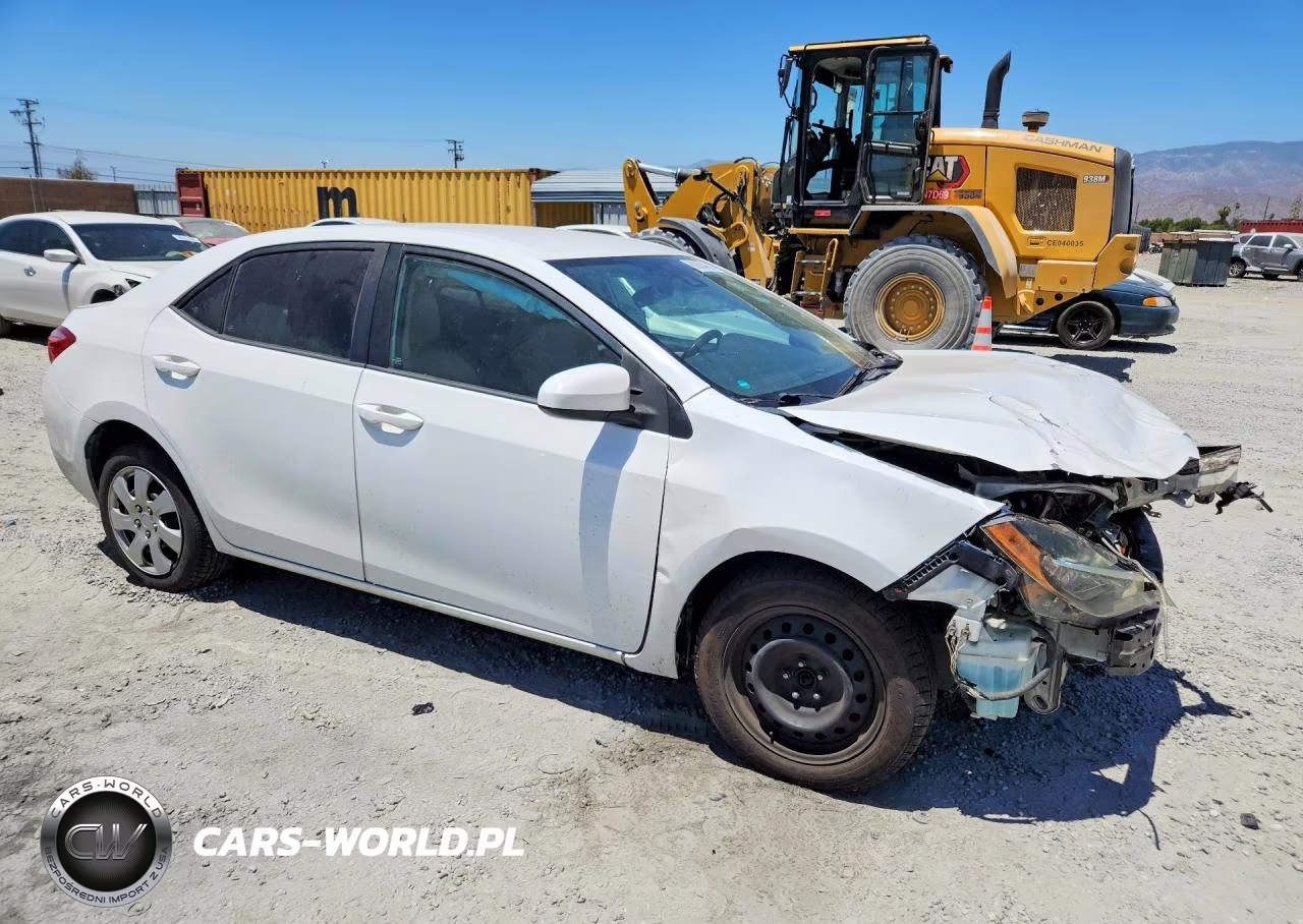 2017 Toyota Corolla Le VIN:5YFBURHEXHP684199 - 4