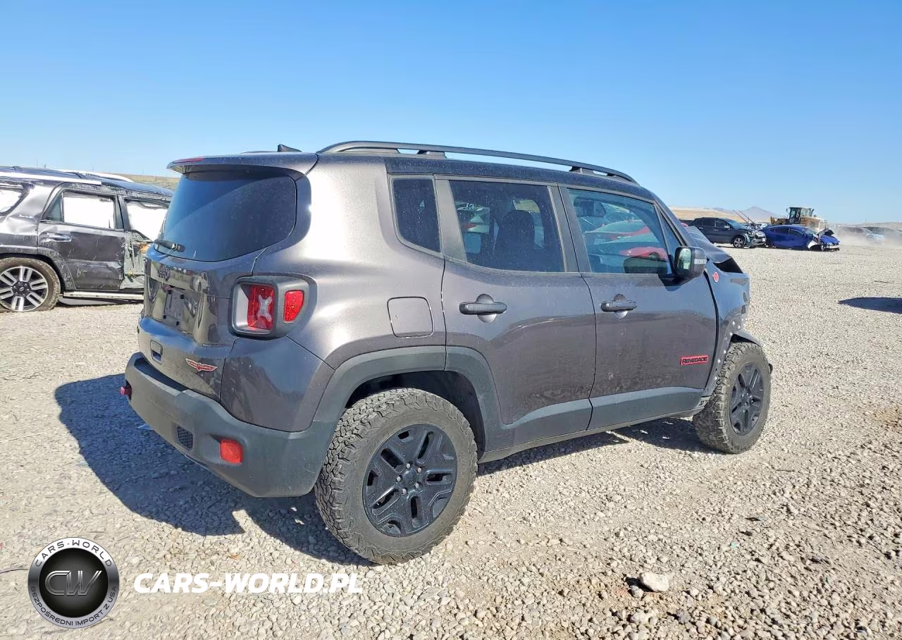 2018 Jeep Renegade Trailhawk VIN:ZACCJBCBXJPH41108 - 3