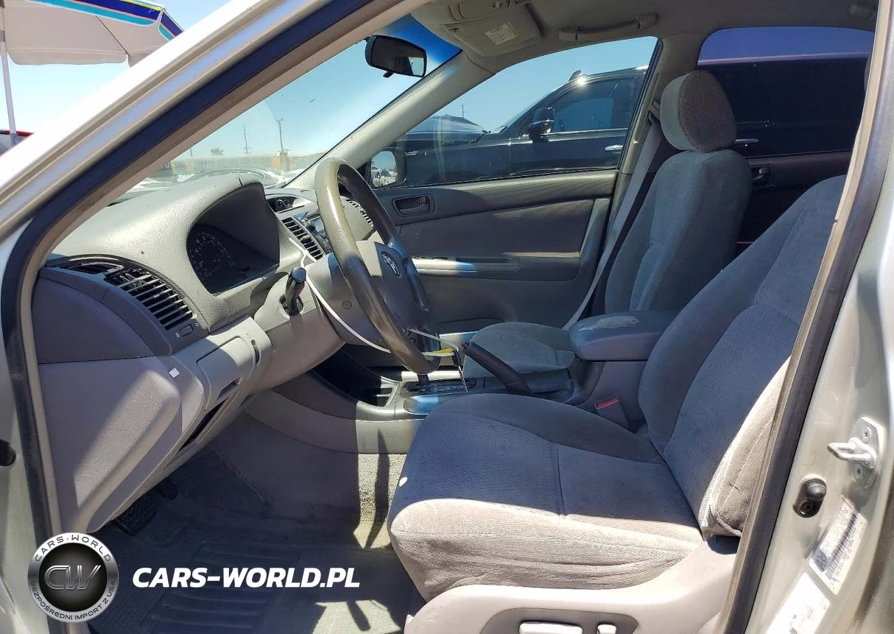 2002 Toyota Camry Le VIN:JTDBE32K720038502 - 7