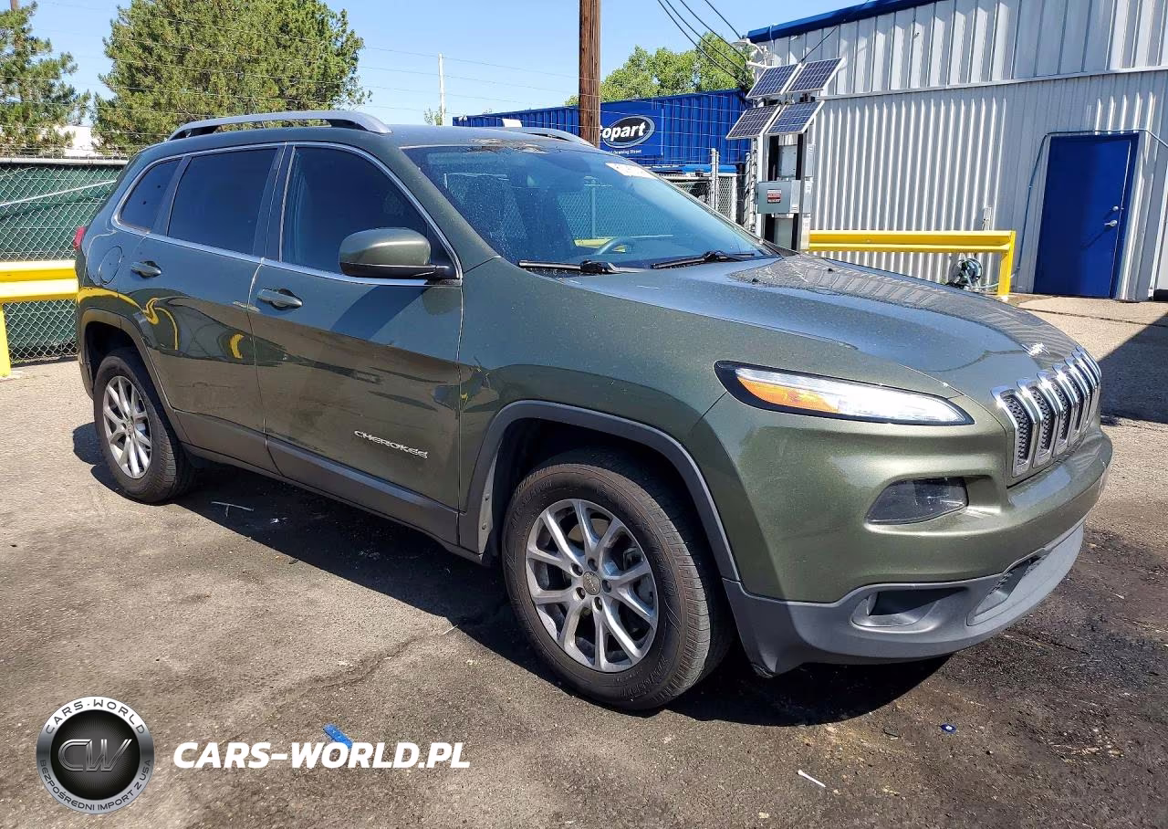 2018 Jeep Cherokee Latitude VIN:1C4PJMCB7JD602291 - 4