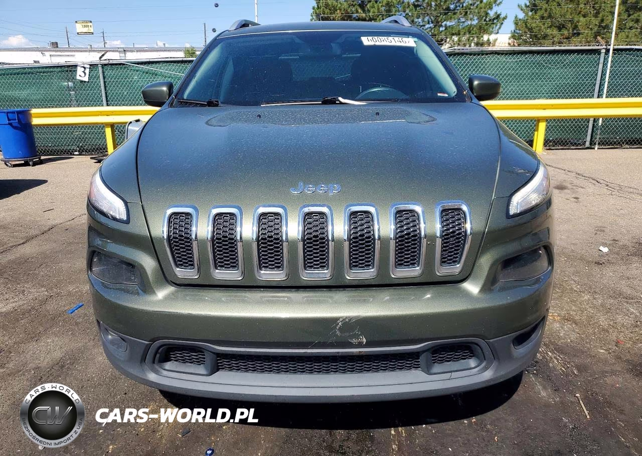 2018 Jeep Cherokee Latitude VIN:1C4PJMCB7JD602291 - 5