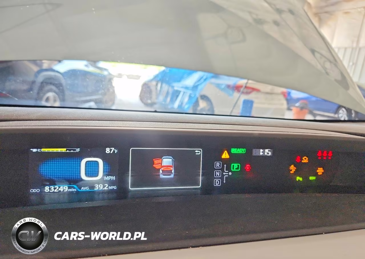 2019 Toyota Prius Xle Awd-E VIN:JTDL9RFU6K3005156 - 9