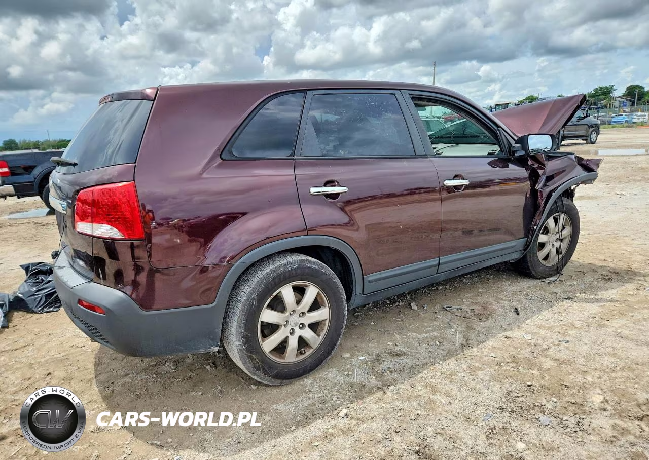 2012 Kia Sorento Lx VIN:5XYKT4A18CG300804 - 3