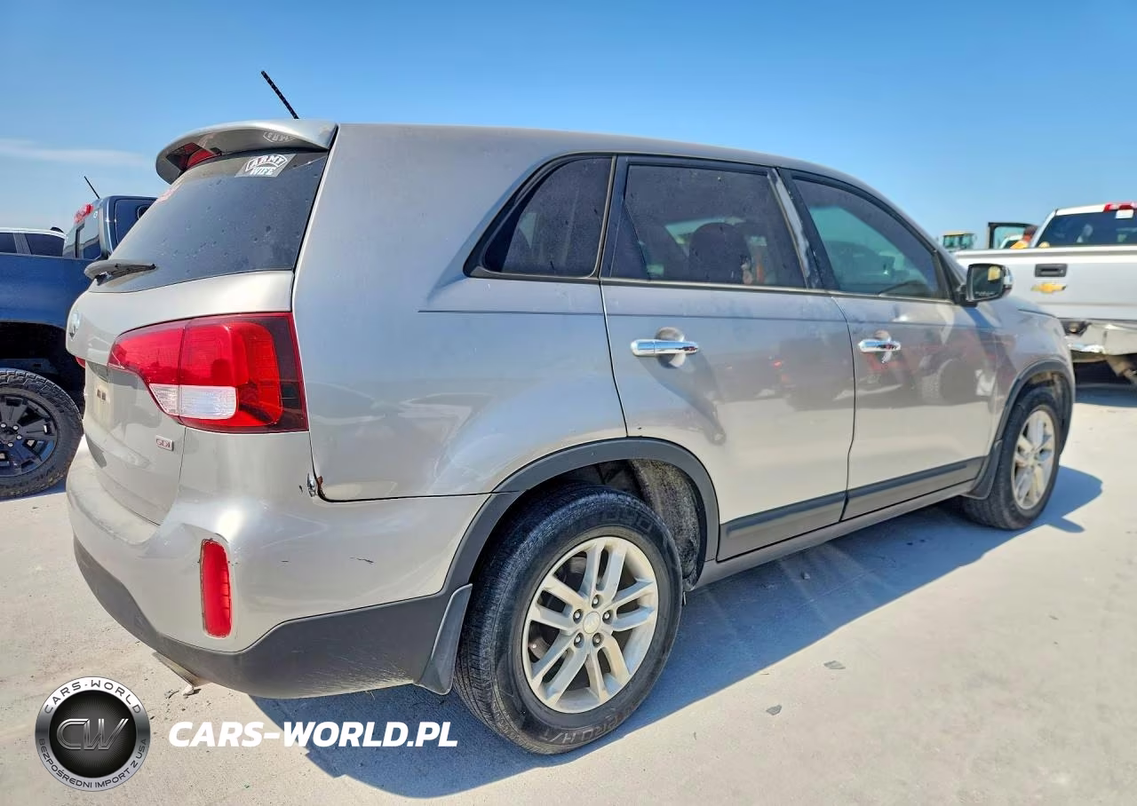 2014 Kia Sorento Lx VIN:5XYKT3A69EG425030 - 3