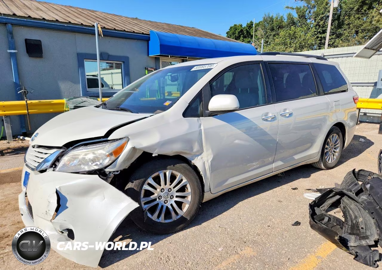 2015 Toyota Sienna Xle 8-Passenger – zdjęcie 1 z 14