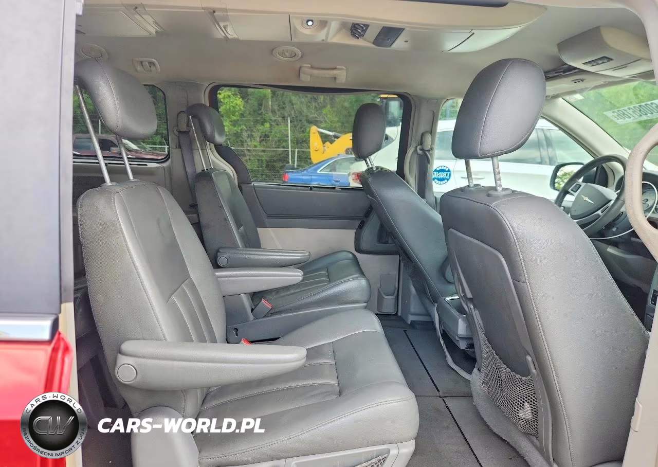 2010 Chrysler Town & Country Touring VIN:2A4RR5D17AR126628 - 11