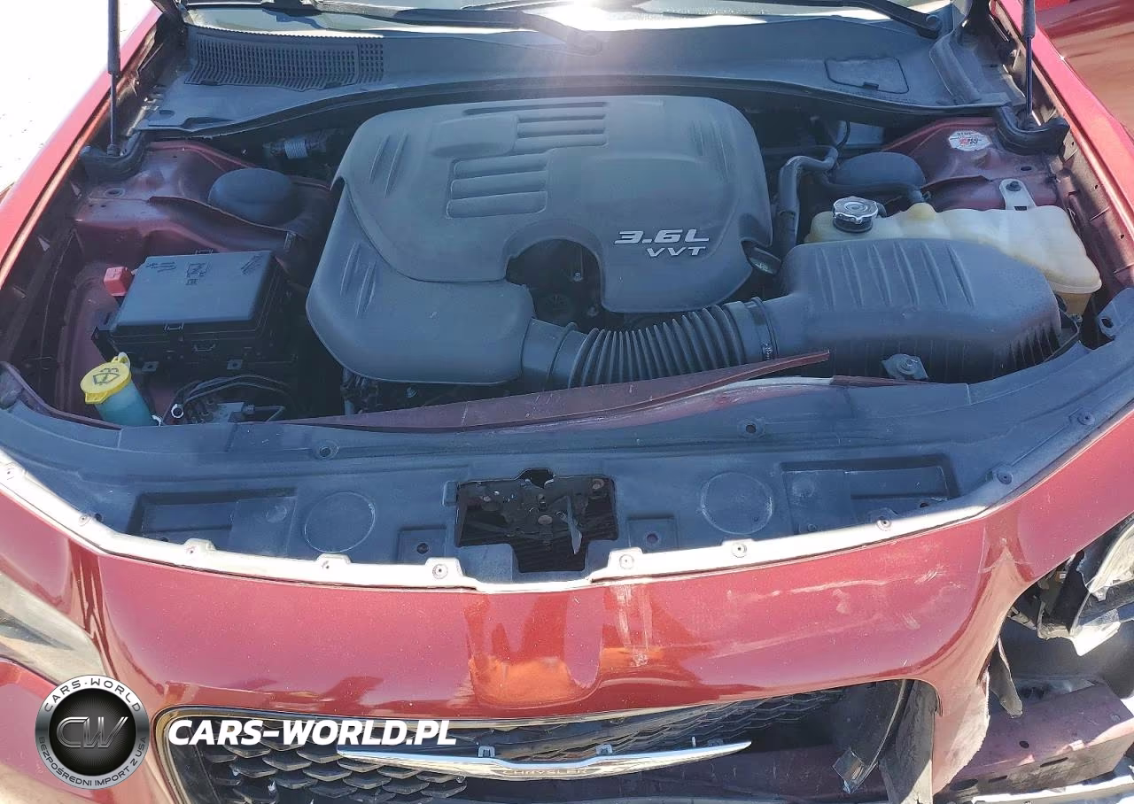 2019 Chrysler 300 S VIN:2C3CCABG4KH585415 - 11