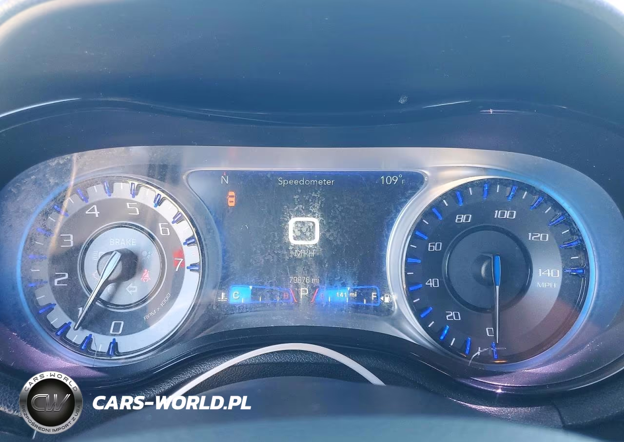 2019 Chrysler 300 S VIN:2C3CCABG4KH585415 - 9
