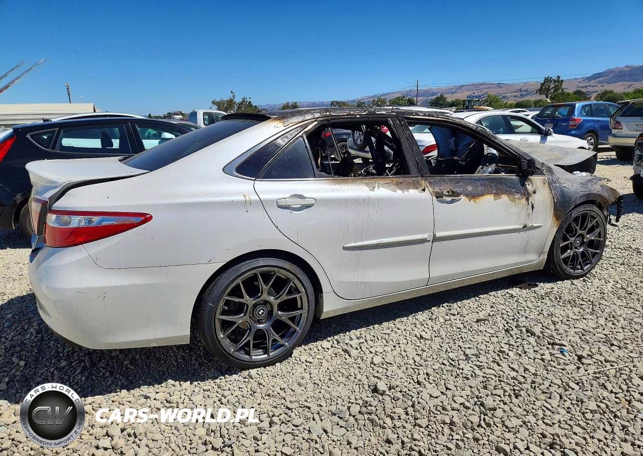 2016 Toyota Camry Hybrid Se VIN:4T1BD1FK3GU192539 - 3