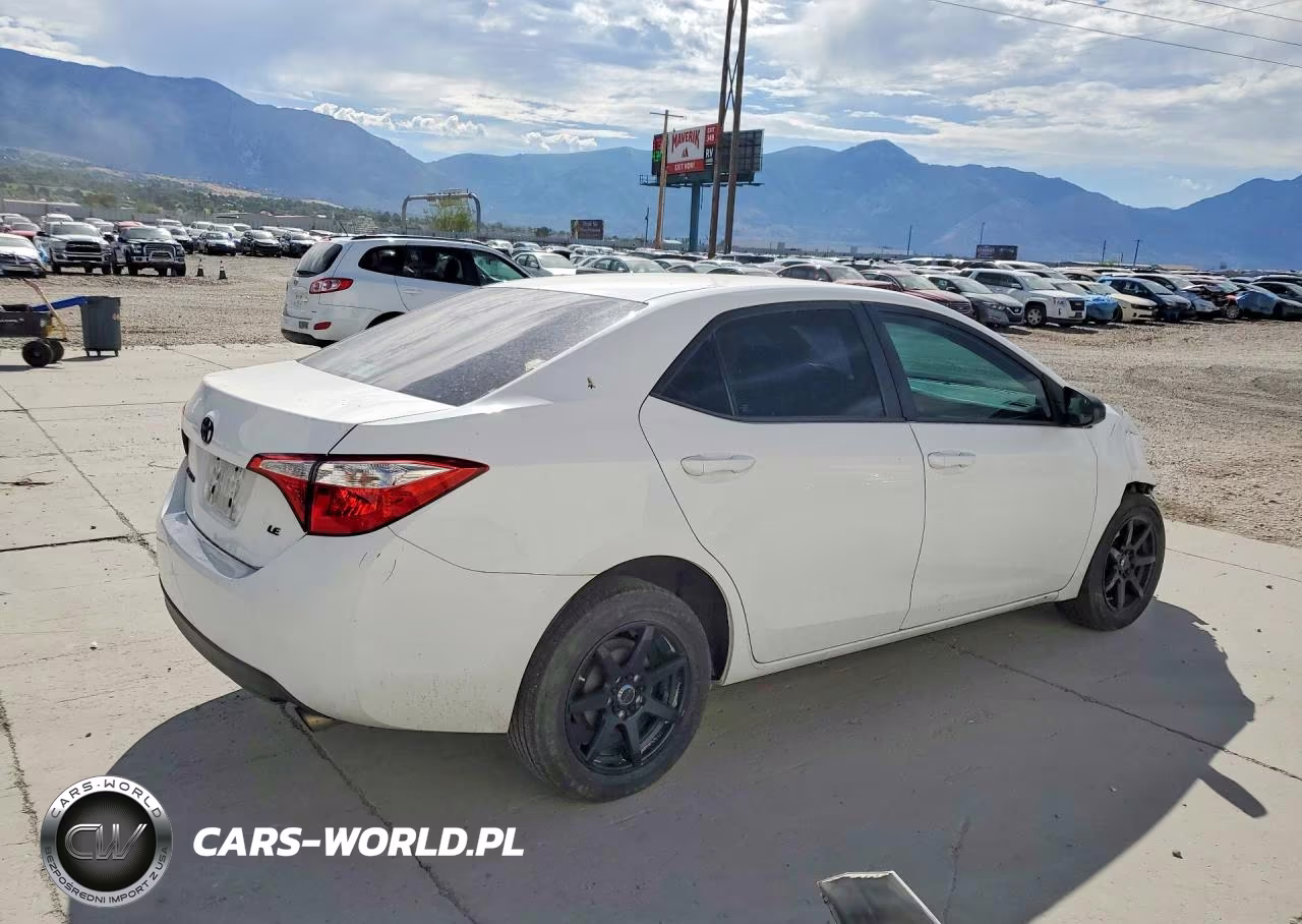 2016 Toyota Corolla Le VIN:2T1BURHE3GC677142 - 3