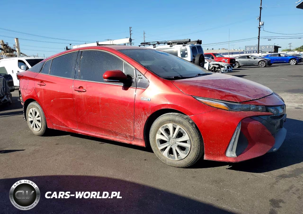2018 Toyota Prius Prime Premium VIN:JTDKARFP4J3084998 - 4