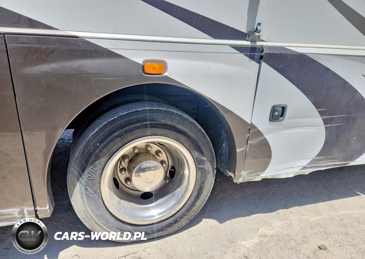 2008 Freightliner Chassis X Line Motor Home VIN:4UZAAJDTX8CZ65188 - 9