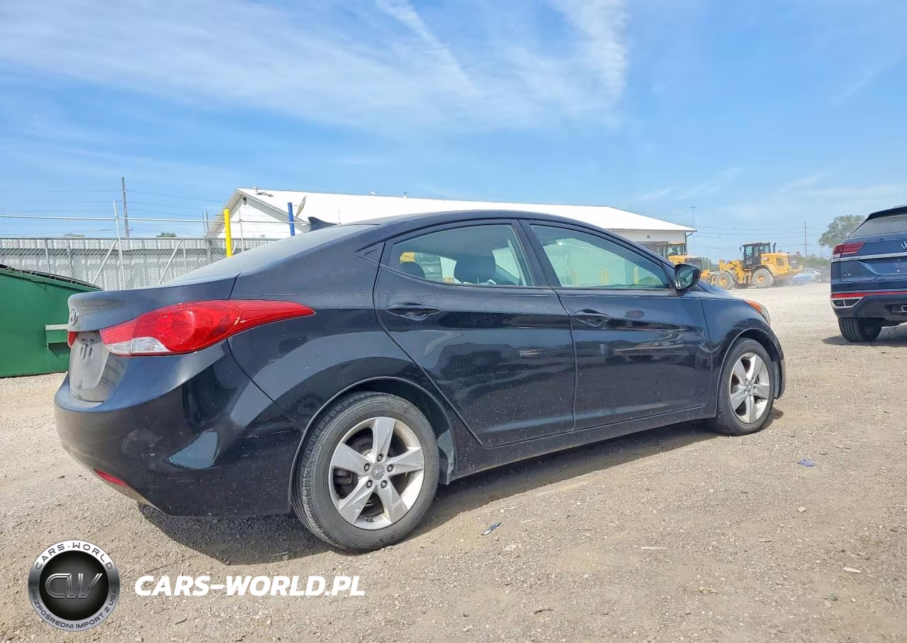 2013 Hyundai Elantra Gls VIN:5NPDH4AE1DH417647 - 3