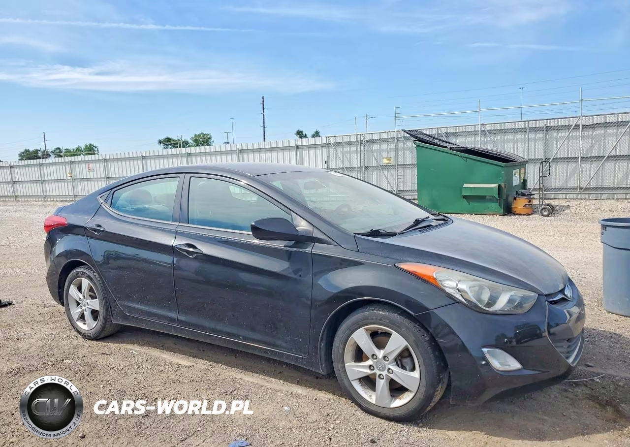 2013 Hyundai Elantra Gls VIN:5NPDH4AE1DH417647 - 4