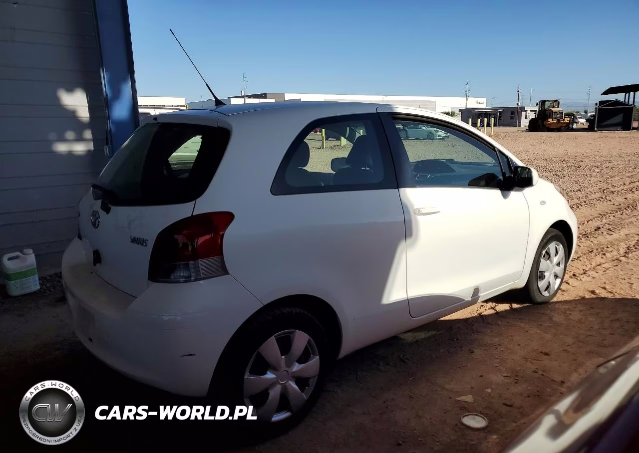 2011 Toyota Yaris Base VIN:JTDJT4K39B5341137 - 3