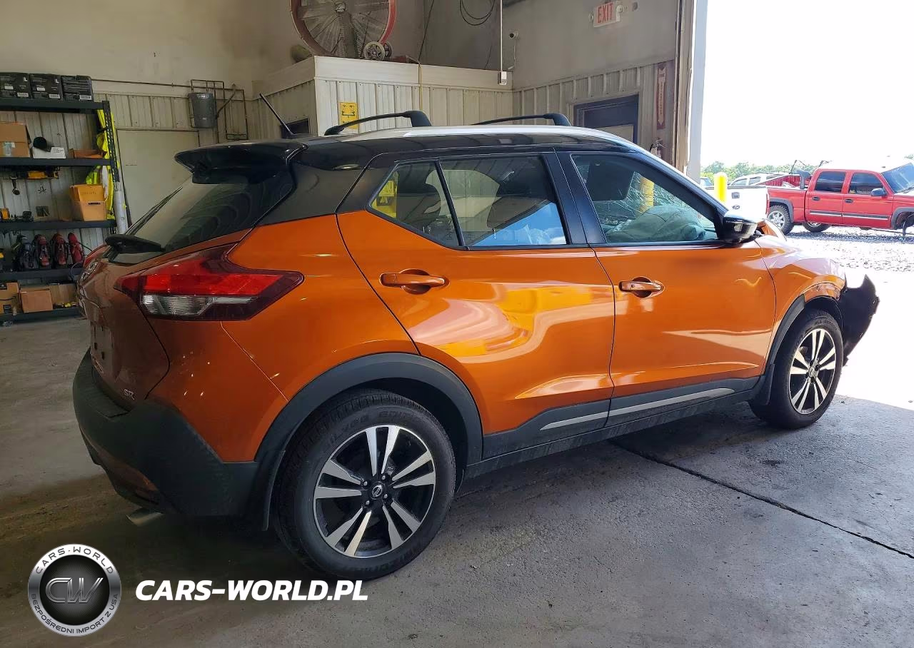 2019 Nissan Kicks Sr VIN:3N1CP5CU7KL566735 - 3