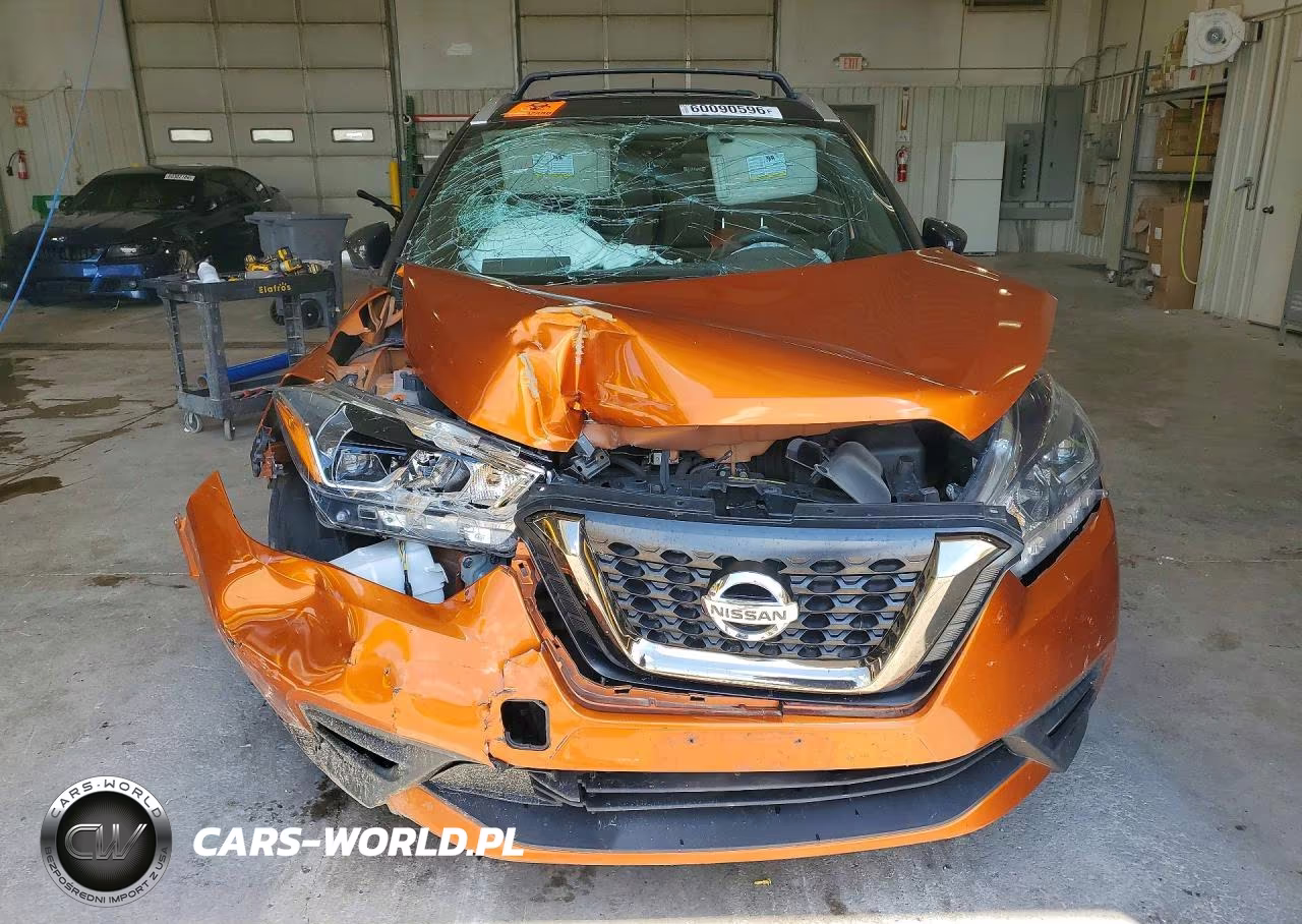 2019 Nissan Kicks Sr VIN:3N1CP5CU7KL566735 - 5