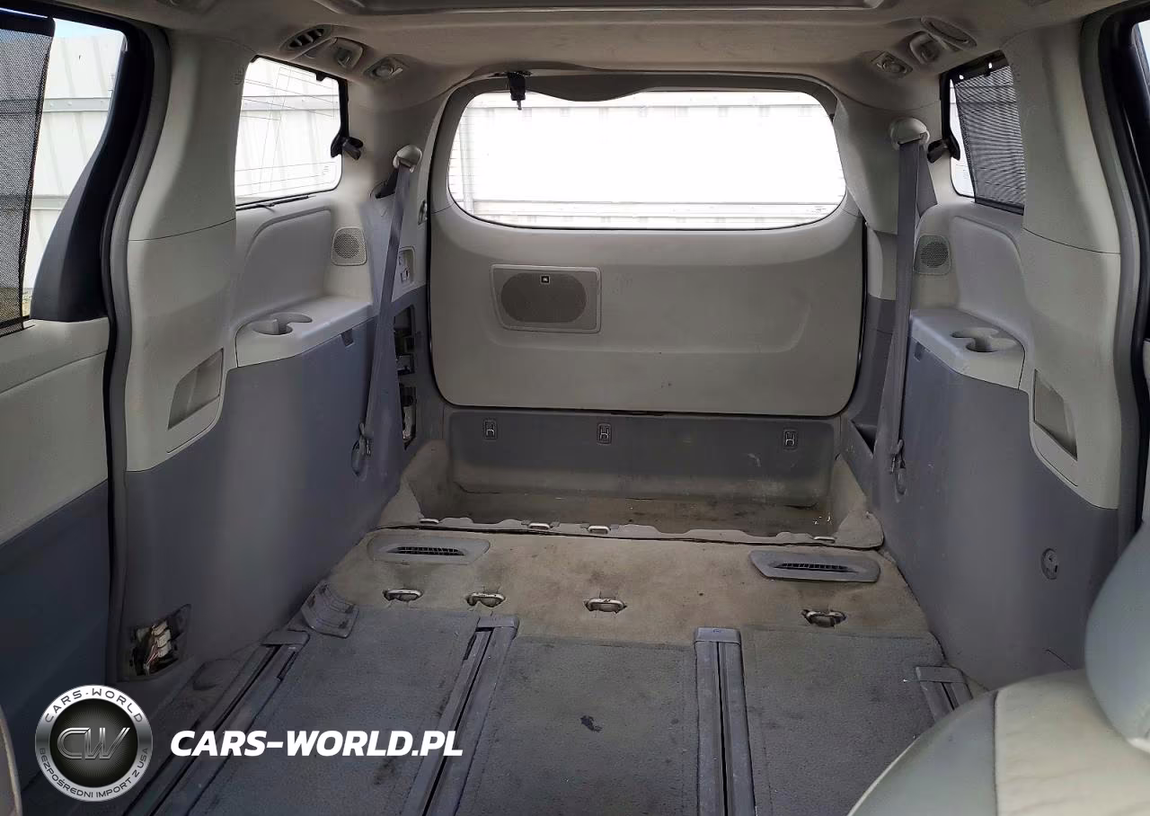 2011 Toyota Sienna Limited 7-Passenger VIN:5TDDK3DC5BS026448 - 10