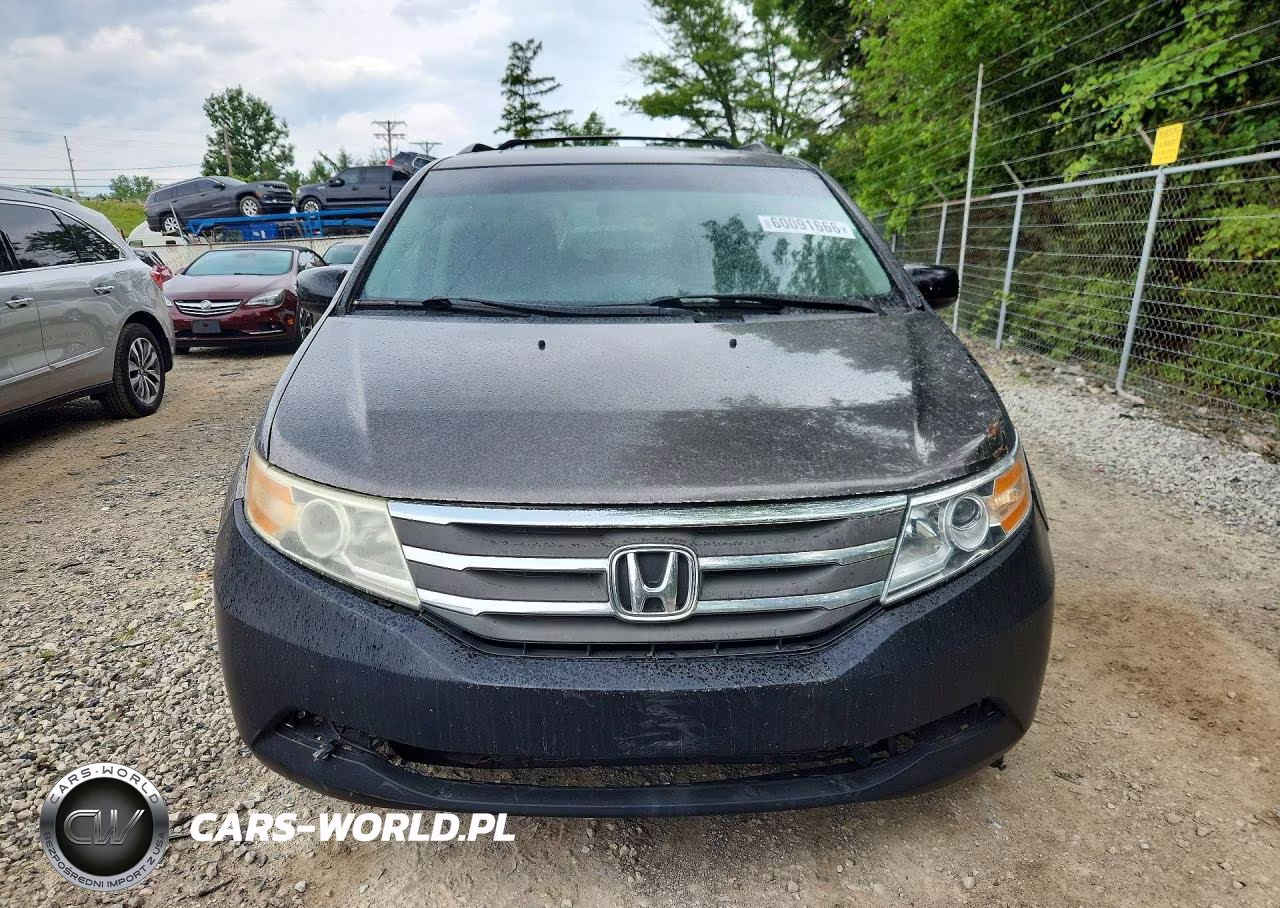 2011 Honda Odyssey Touring VIN:5FNRL5H9XBB049161 - 5