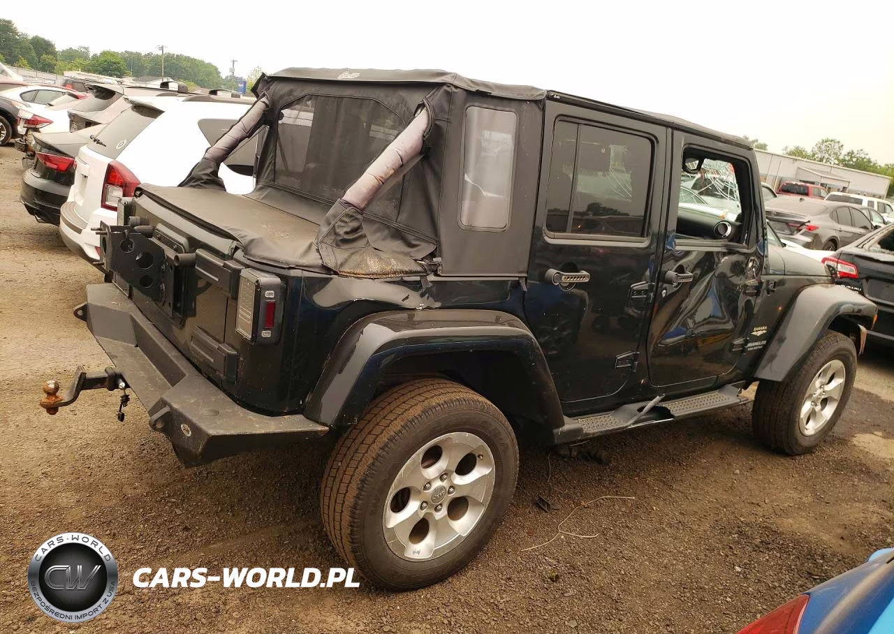 2013 Jeep Wrangler Unlimited Sahara VIN:1C4BJWEG2DL671317 - 3