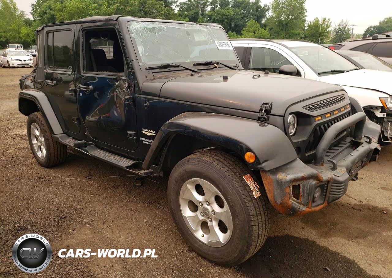 2013 Jeep Wrangler Unlimited Sahara VIN:1C4BJWEG2DL671317 - 4