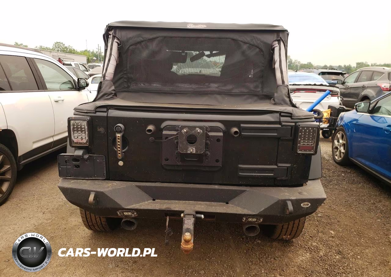 2013 Jeep Wrangler Unlimited Sahara VIN:1C4BJWEG2DL671317 - 6