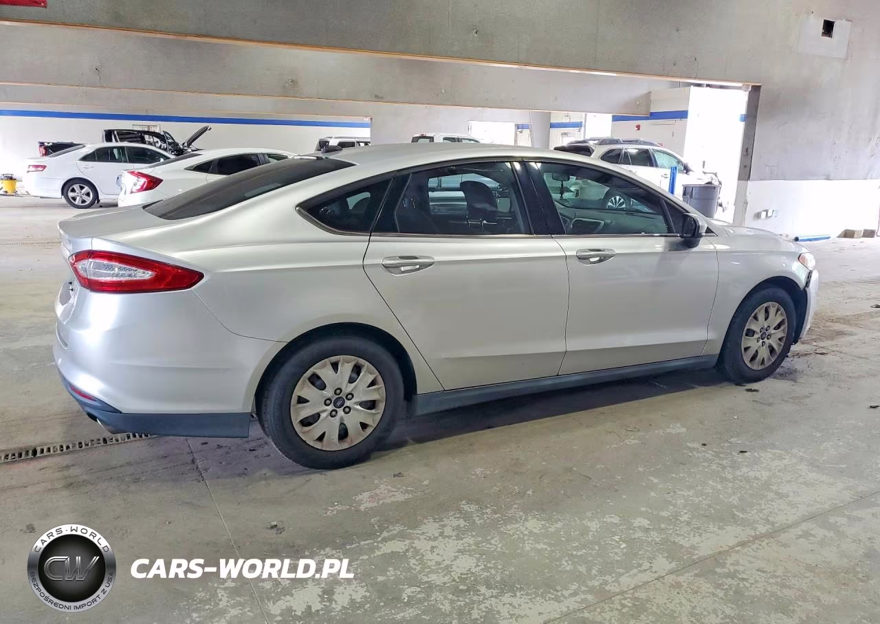 2013 Ford Fusion S VIN:3FA6P0G74DR383610 - 3
