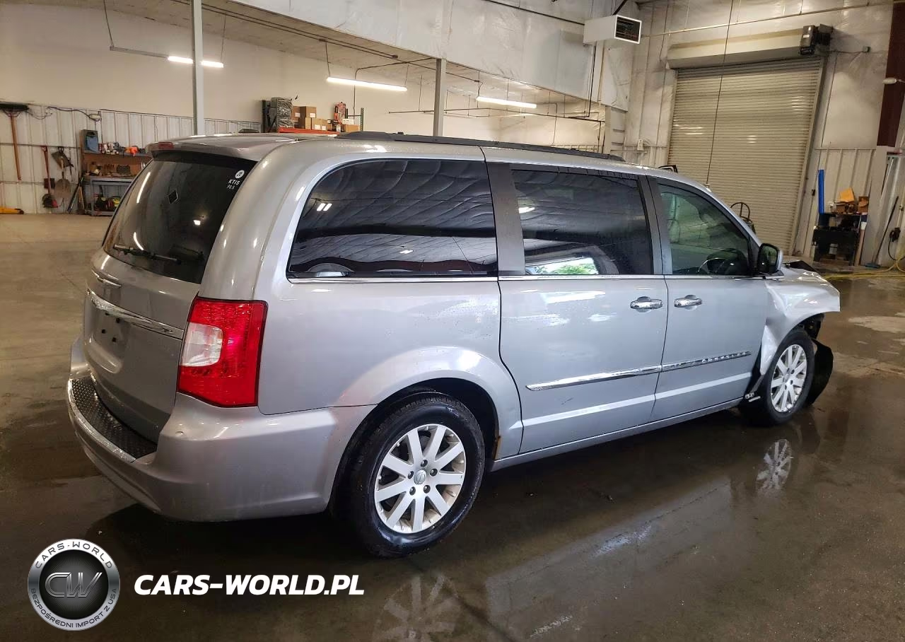 2015 Chrysler Town & Country Touring VIN:2C4RC1BG1FR636701 - 3