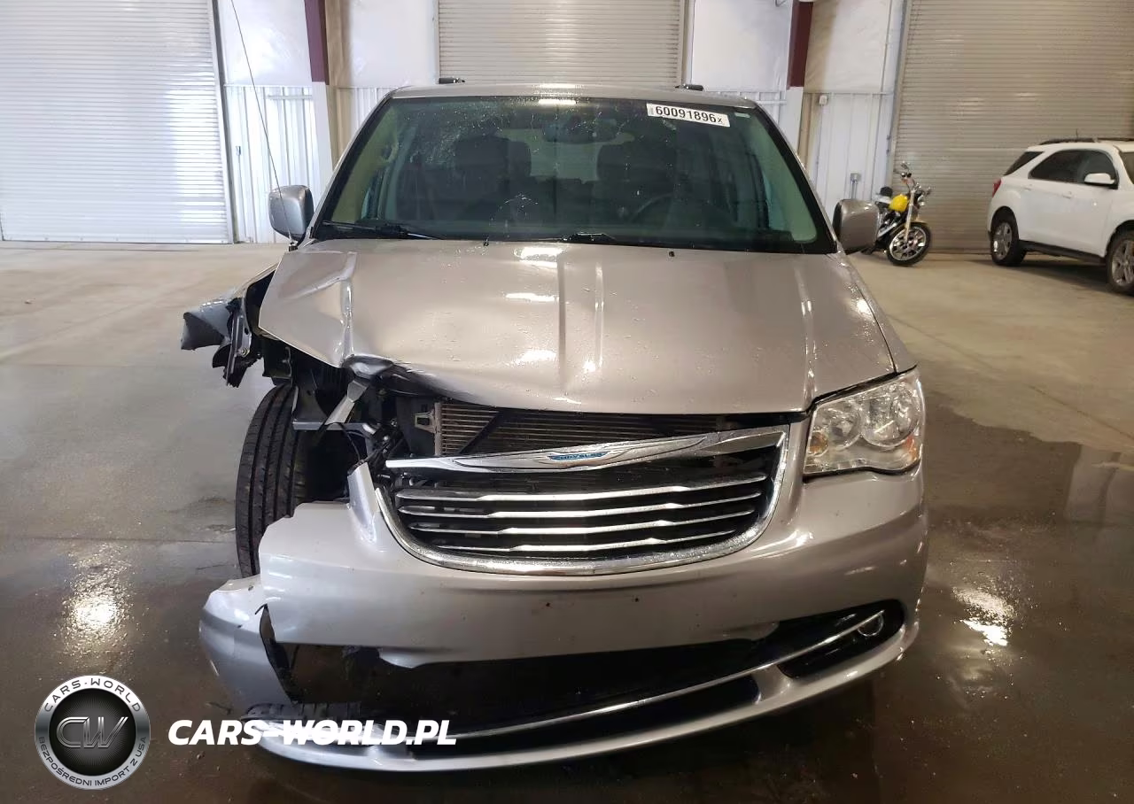 2015 Chrysler Town & Country Touring VIN:2C4RC1BG1FR636701 - 5