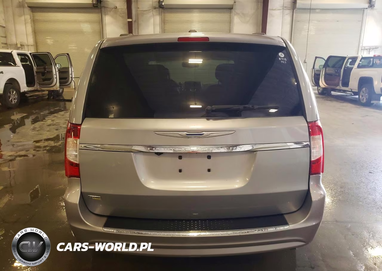 2015 Chrysler Town & Country Touring VIN:2C4RC1BG1FR636701 - 6