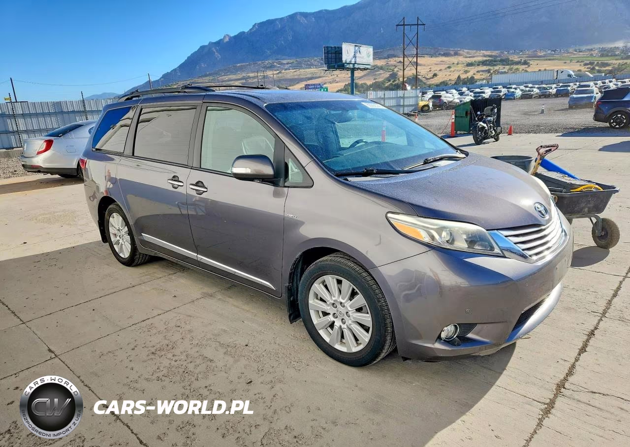 2017 Toyota Sienna Limited 7-Passenger VIN:5TDDZ3DC5HS158727 - 4