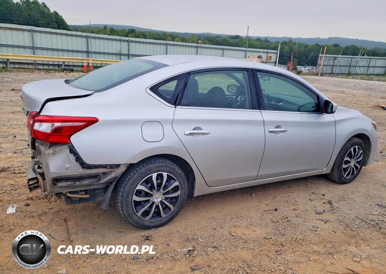 2018 Nissan Sentra S VIN:3N1AB7AP7JY247559 - 3