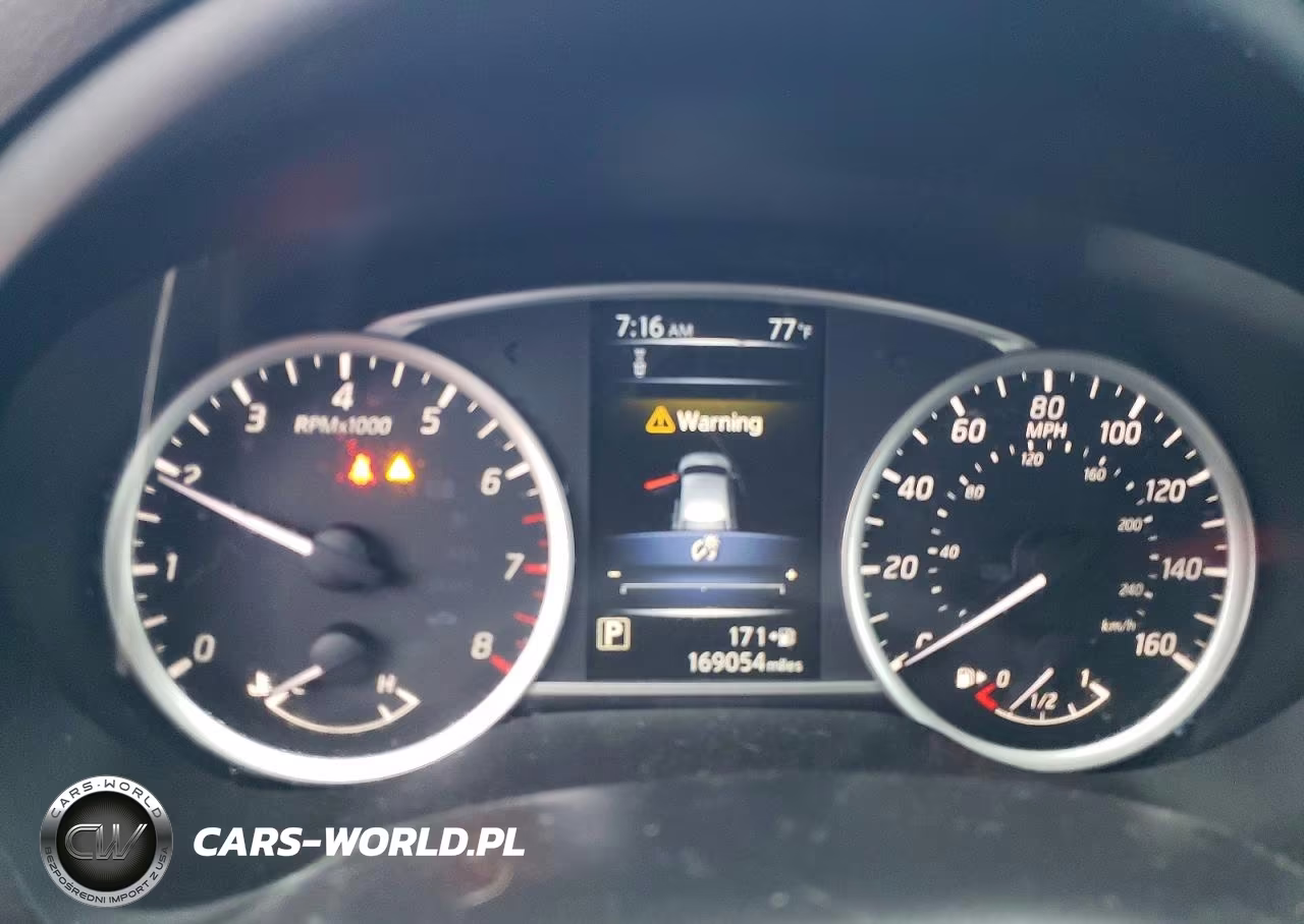 2018 Nissan Sentra S VIN:3N1AB7AP7JY247559 - 9