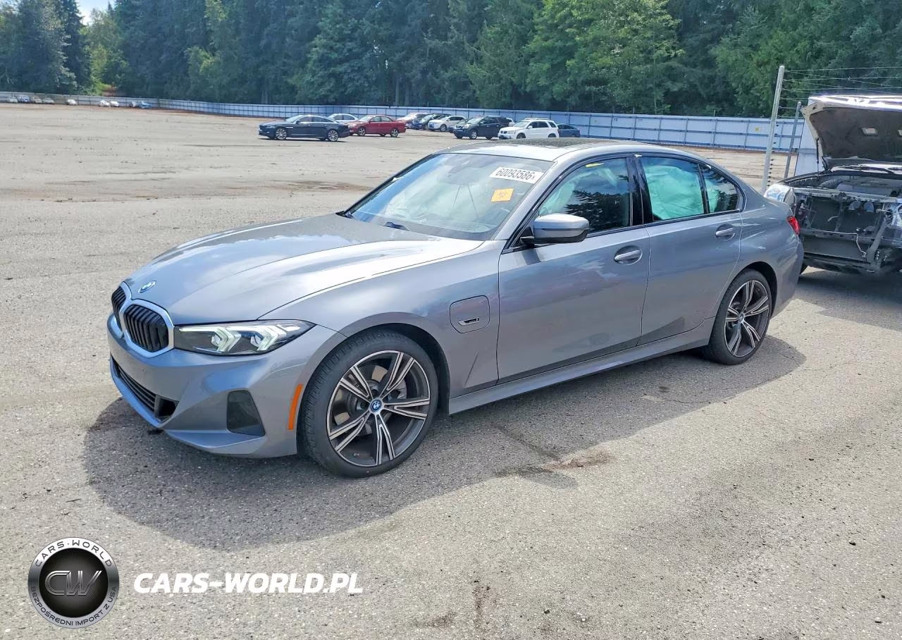 2023 BMW 330Xe – zdjęcie 1 z 12