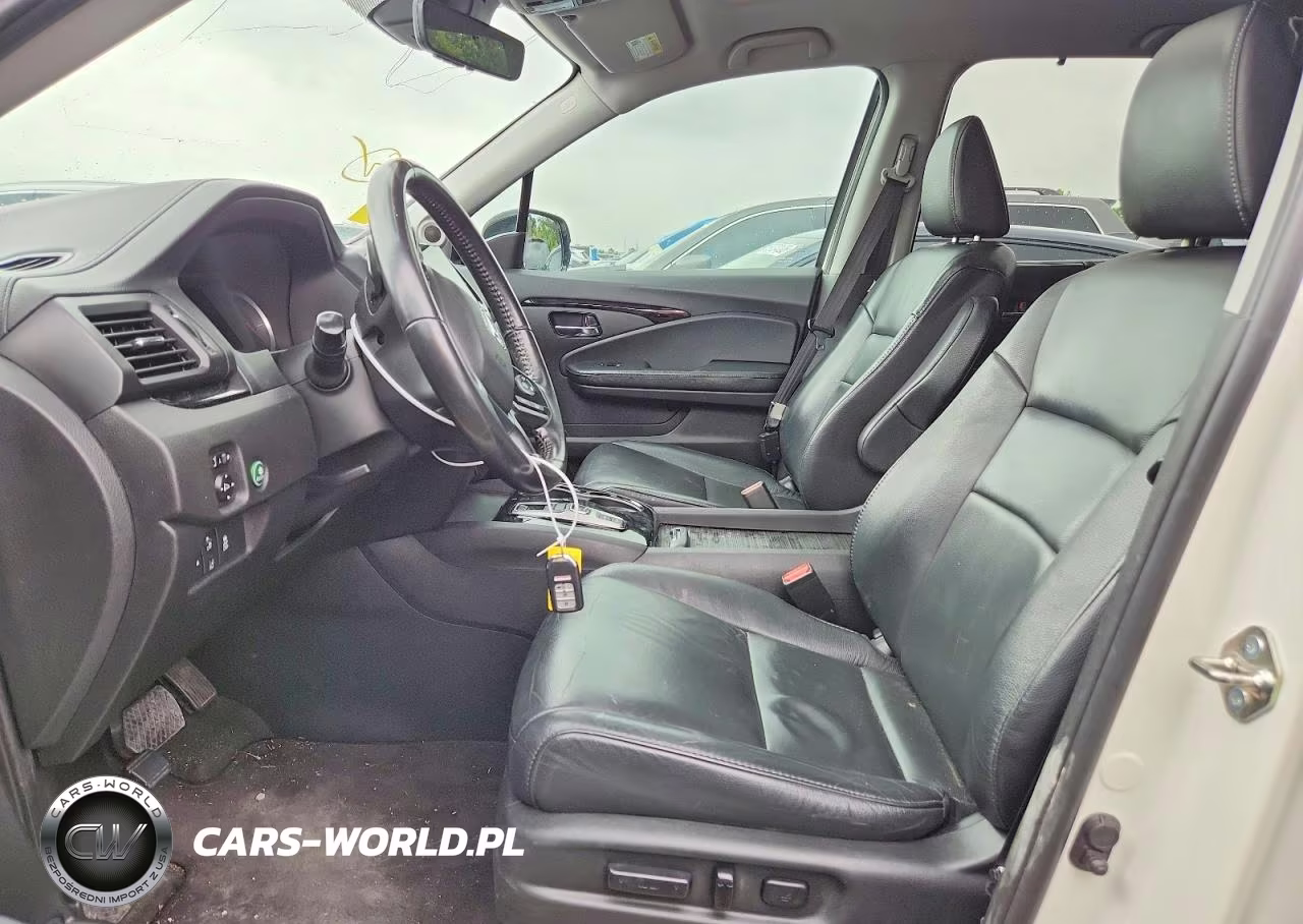 2019 Honda Pilot Touring VIN:5FNYF5H61KB019877 - 7