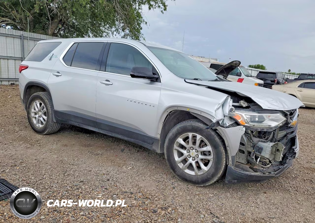 2018 Chevrolet Traverse Ls VIN:1GNERFKW6JJ107315 - 4