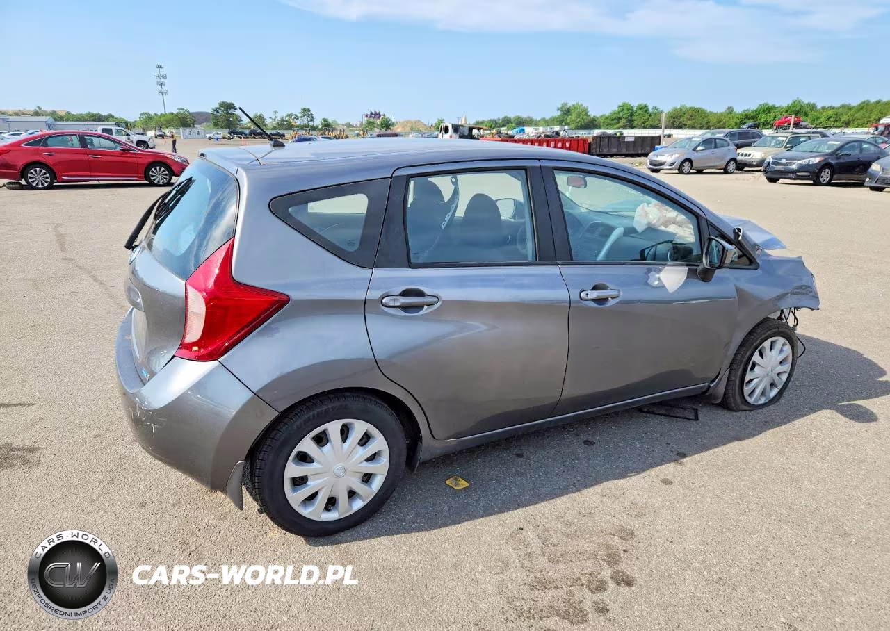 2016 Nissan Versa Note S Plus VIN:3N1CE2CP8GL366677 - 3