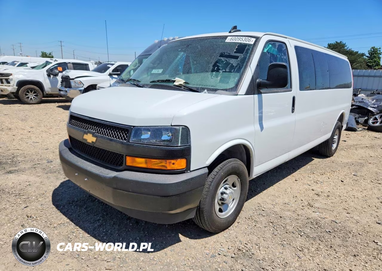 2025 Chevrolet Express G3500 Ls Passenger Van – zdjęcie 1 z 13