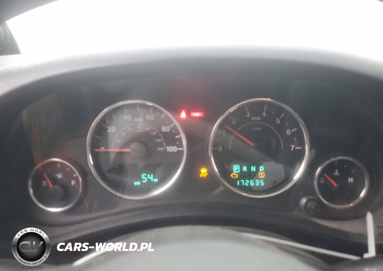 2013 Jeep Wrangler Unlimited Sport VIN:1C4BJWDG8DL515915 - 9